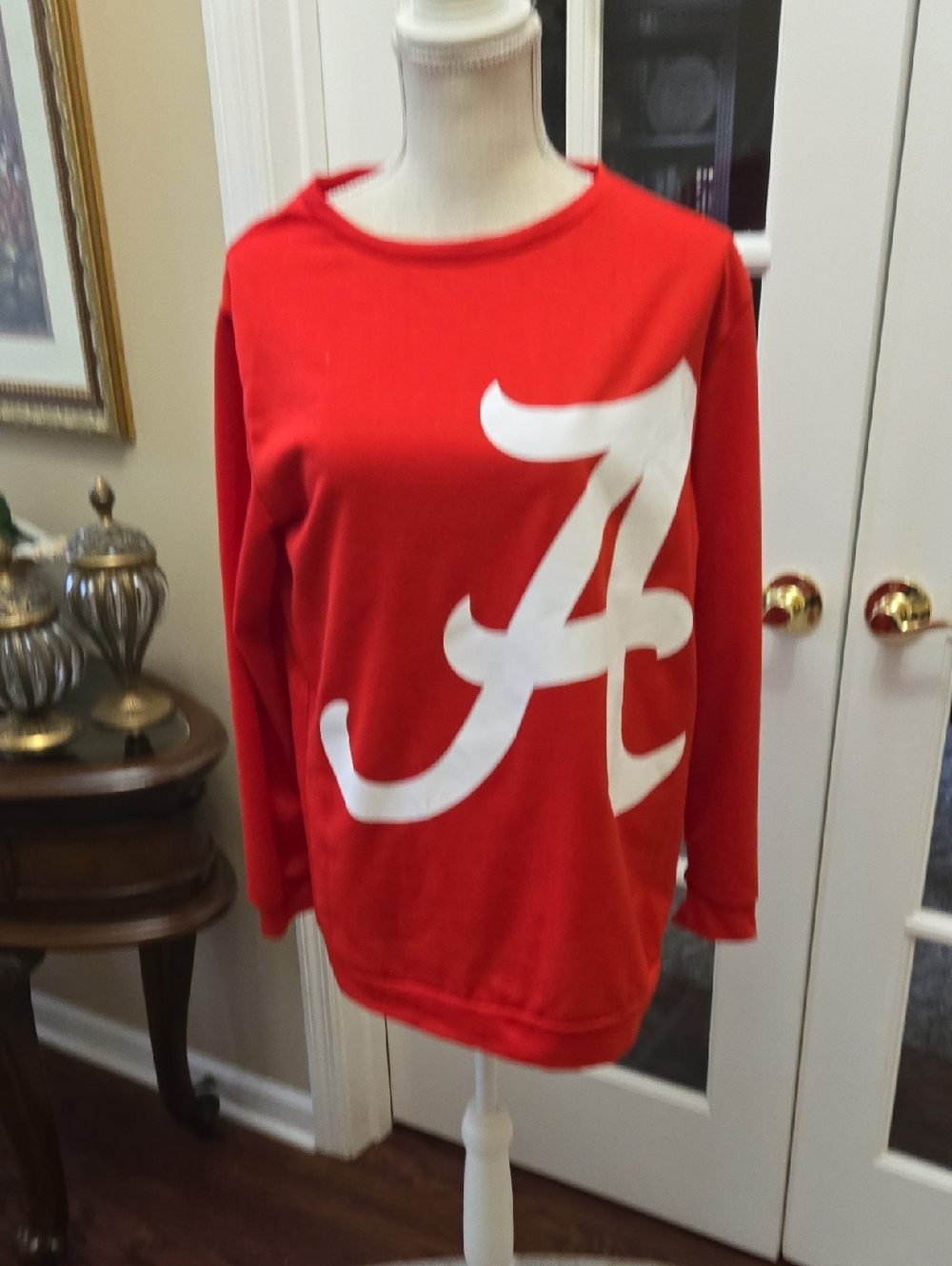 ALABAMA CRIMSON TIDE Red Long-Sleeve Graphic Tee with Large White Script A Large